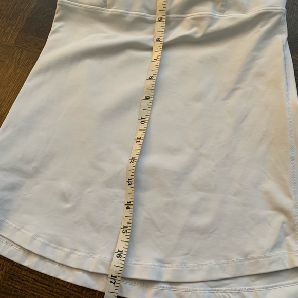 Lululemon White Criss Cross Straps Tank Top. Size 4 - Picture 8 of 10